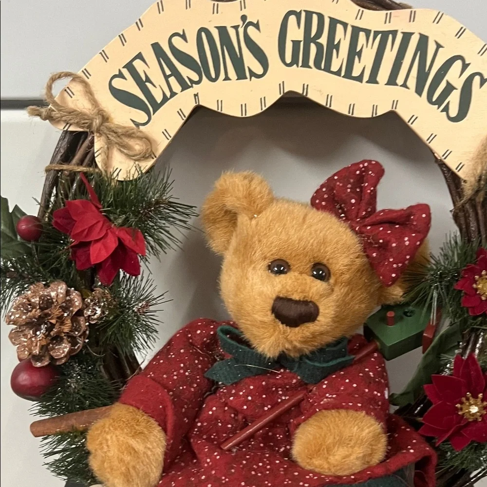 Festive Bear Holiday Wreath with Red and Green Accents